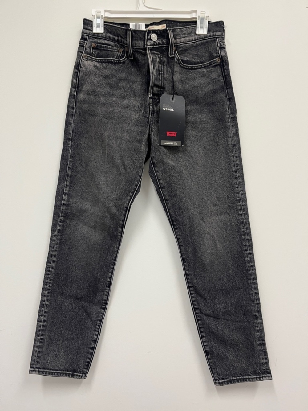 NWT Levi's Black Wedgie High Rise Jeans size 28